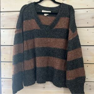 Saltwater LUXE Women's V-Neck Striped Gray and Brown Sweater